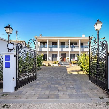 Apartments Victoria Privlaka プリヴラカ エクステリア 写真
