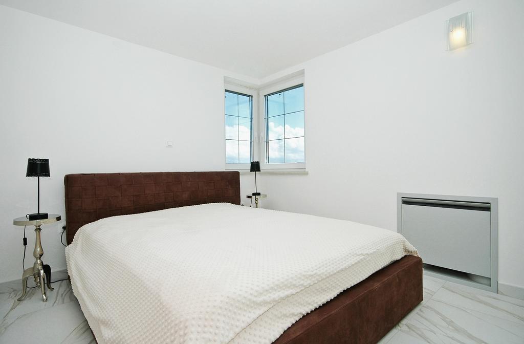 Apartments Victoria Privlaka プリヴラカ 部屋 写真