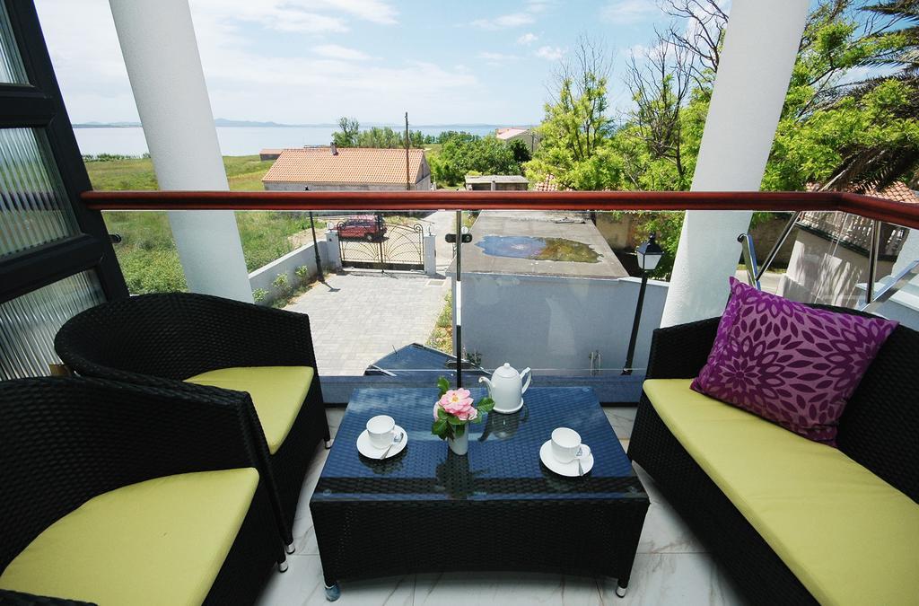 Apartments Victoria Privlaka プリヴラカ 部屋 写真