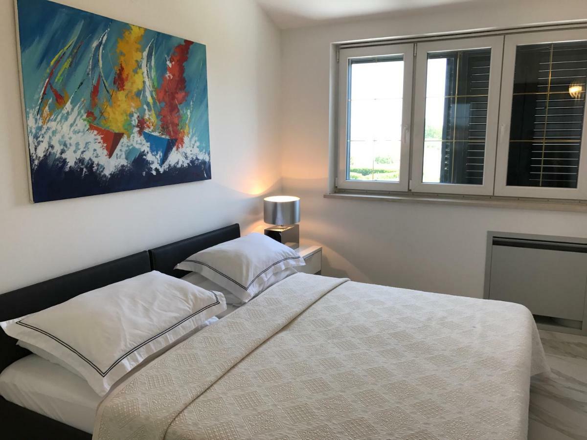 Apartments Victoria Privlaka プリヴラカ エクステリア 写真